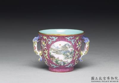 图片[2]-Cup with two handles and four panels of landscape on a polychrome red ground in yangcai painted enamels, Qianlong reign (1736-1795), Qing dynasty-China Archive